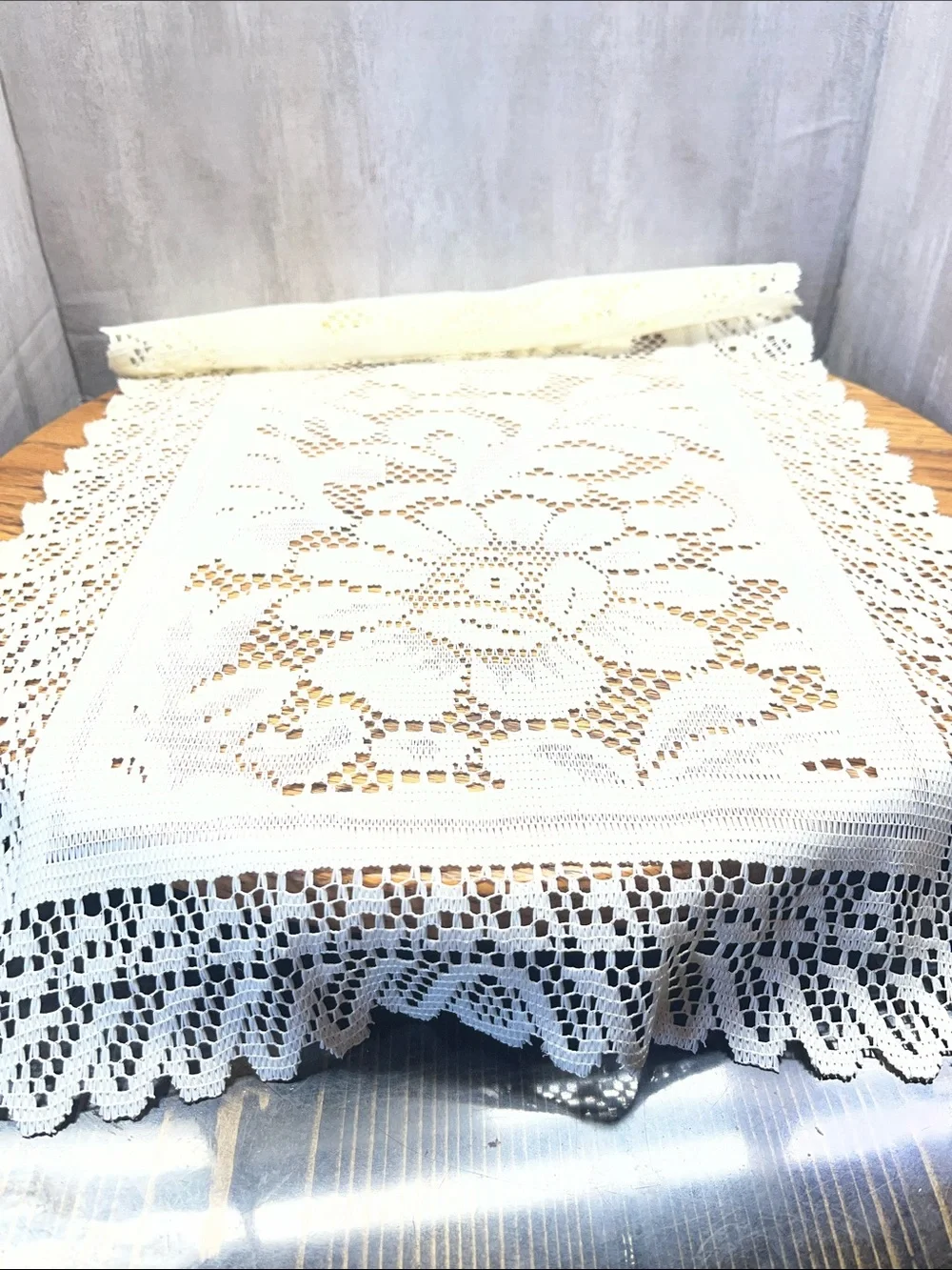 Table runner floral 14 1/2 inches x 35in